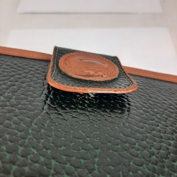 🔥Vintage Dooney And Bourke Checkbook Wallet All Weather Leather Green And Tan - Picture 5 of 6